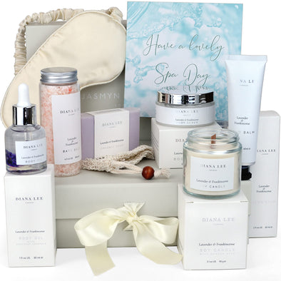 Luxury Pamper Hamper Bath Set Gifts for Her with Lavender. Spa Sets