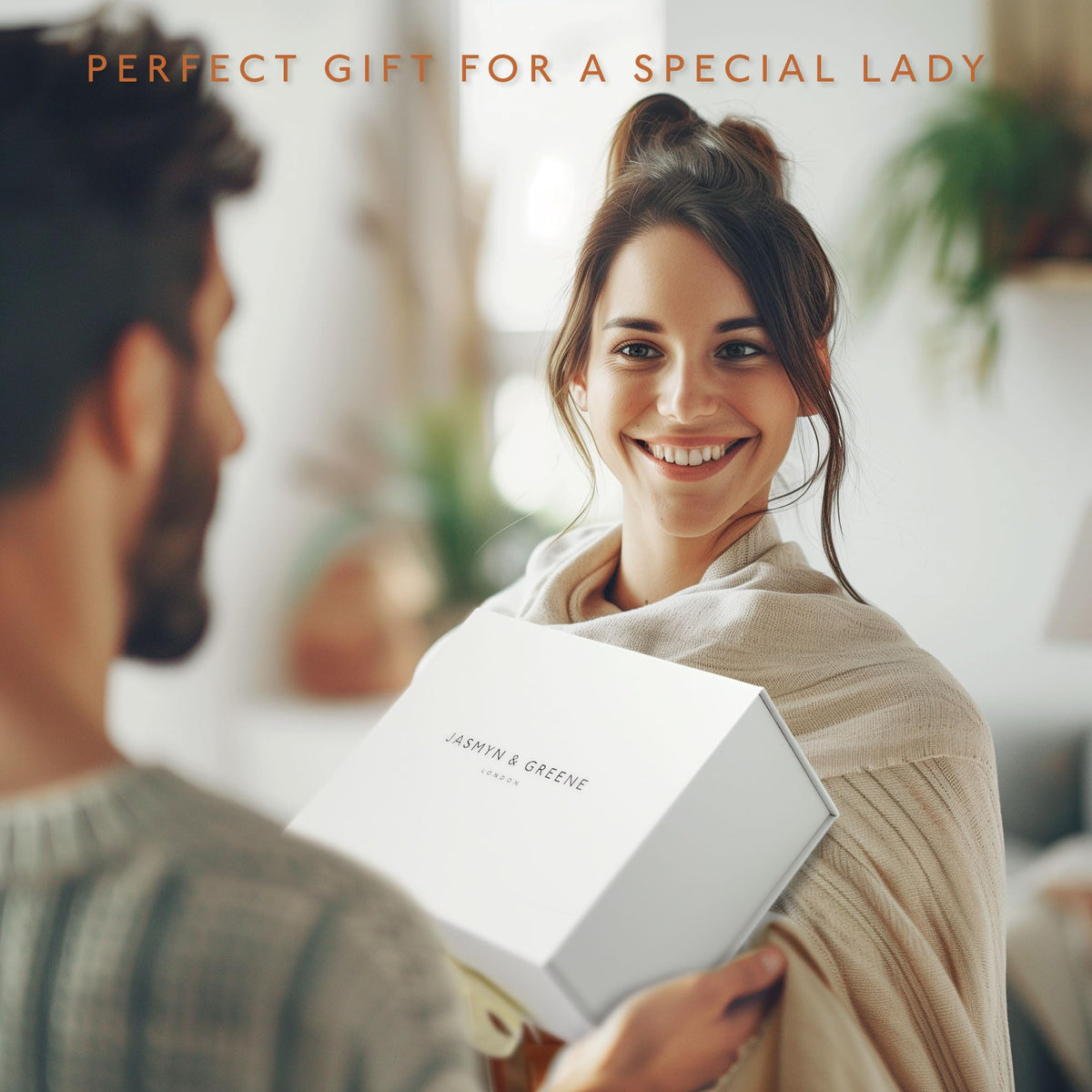 Luxury Pamper Hamper Bath Set Gifts for Her with Lavender. Spa Sets